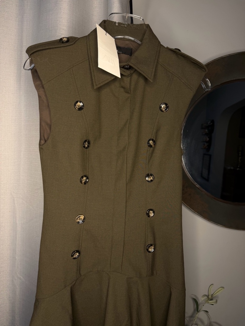 NWT Zara Woman Buttons SHORT DRESS WITH SHOULDER PADS AND RUFFLES Size XS - Picture 8 of 10